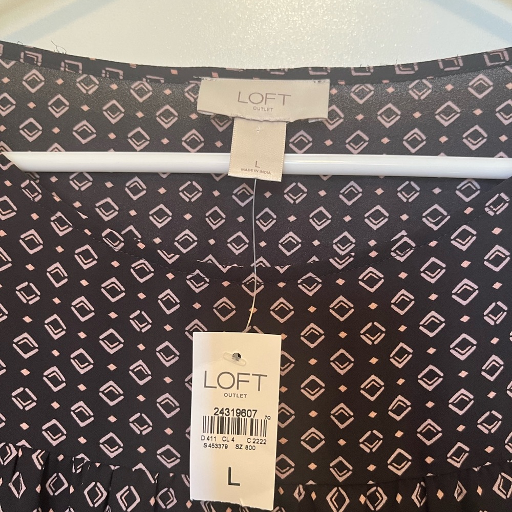 NWT LOFT patterned blouse - Picture 3 of 4